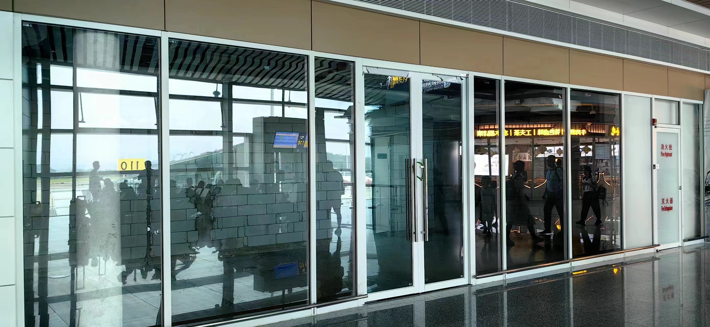 Modern Design Fire-Resistant Swing Glazing Door for Elevators High Quality Entry Door with Finished Surface for Apartment Use