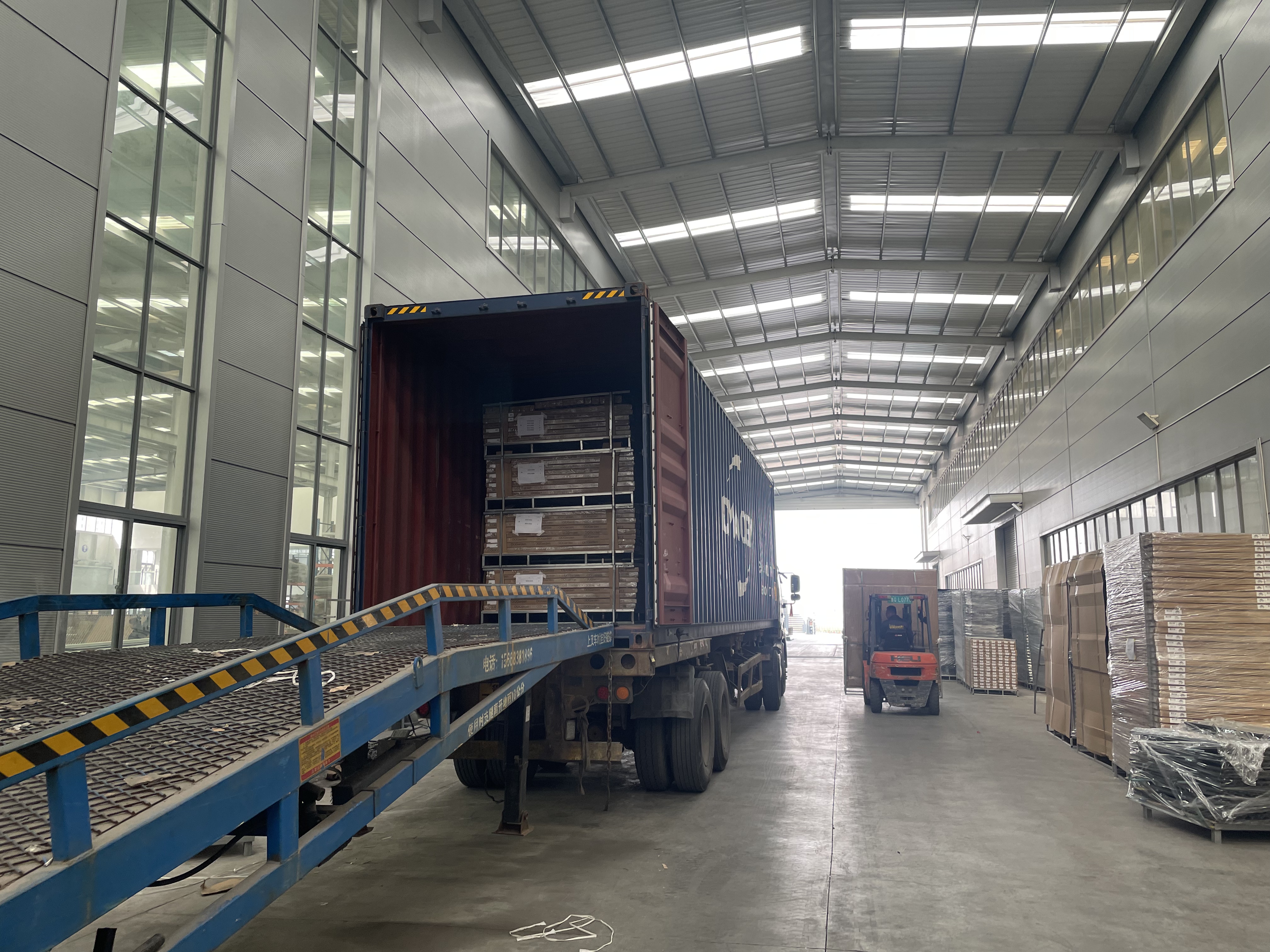 Folding Door Aluminum Alloy Frame Bi-fold Doors Custom Exterior Patio Sliding Glass Aluminum Folding Door