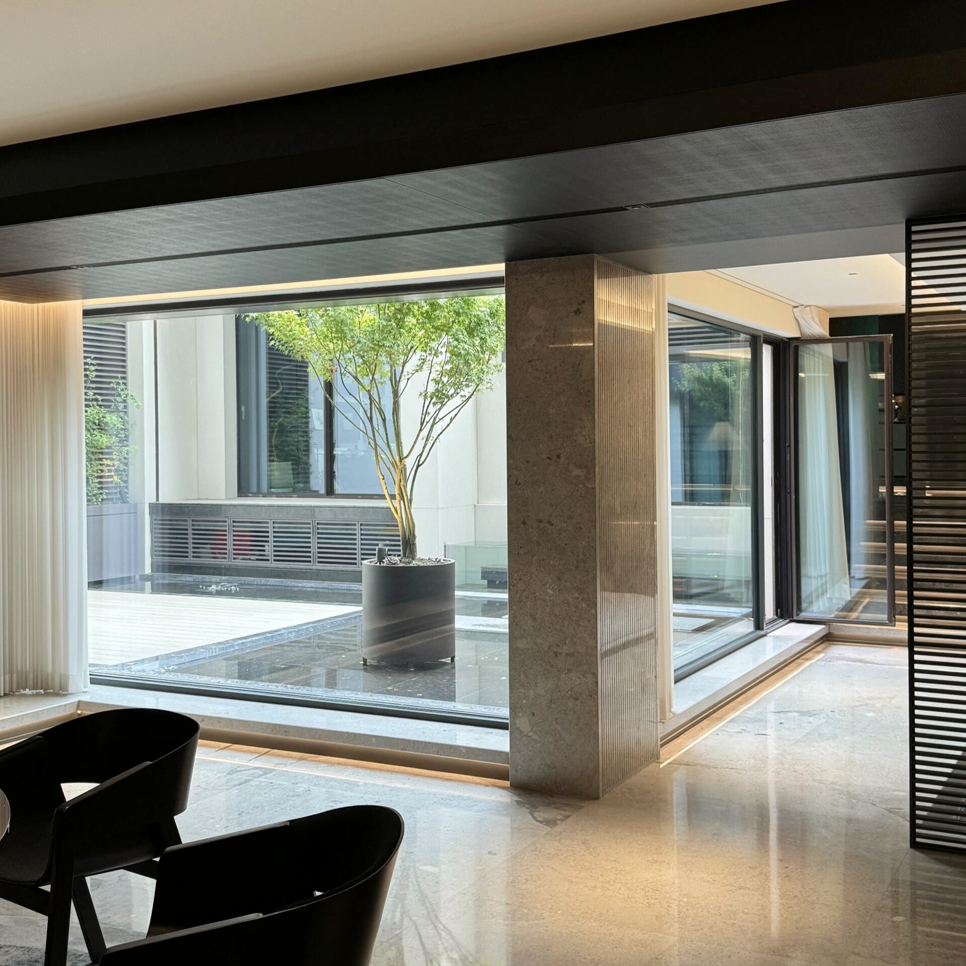 Waterproof Anti-Corrosion Aluminum Exterior Sliding Glass Door For Villa Courtyard Patio