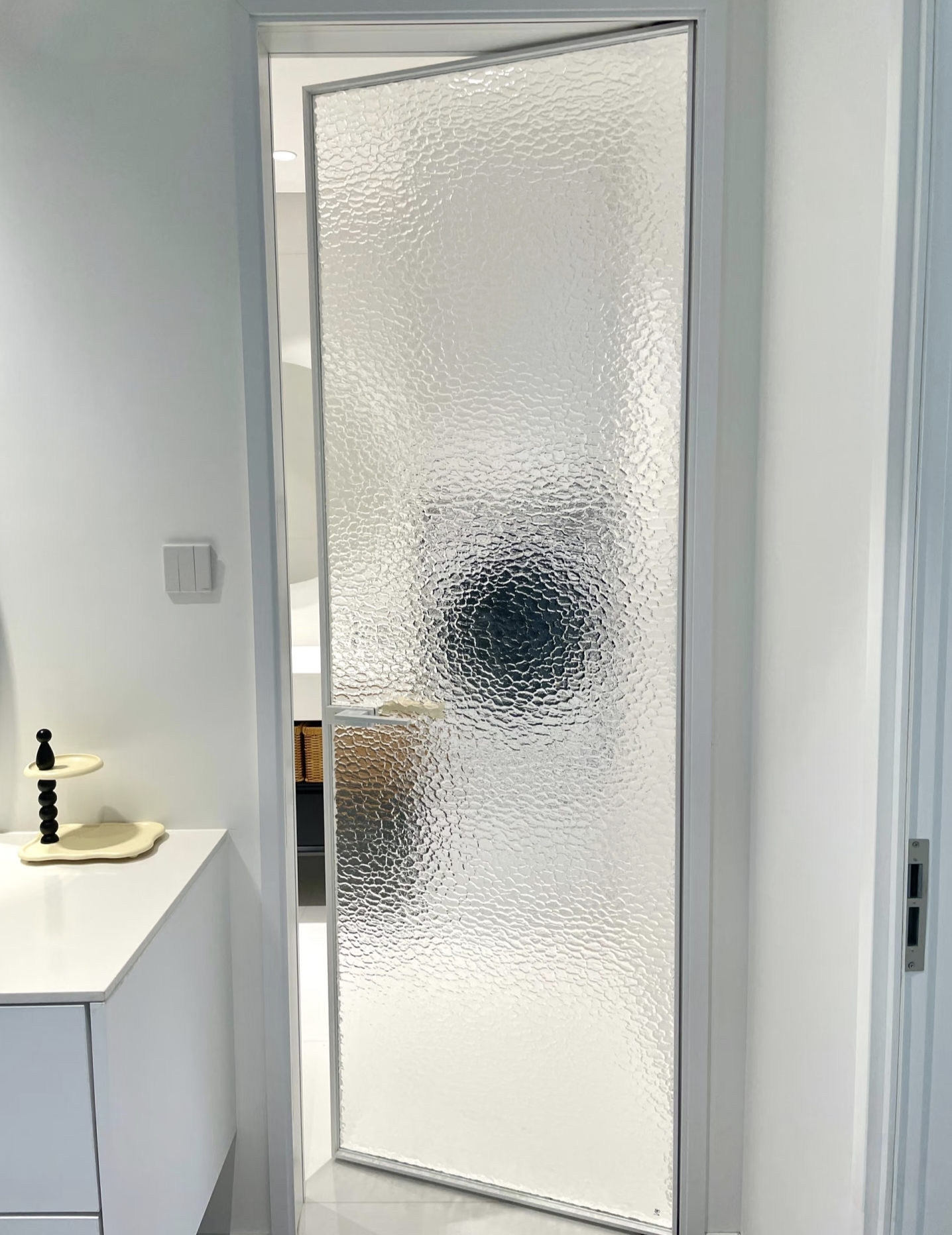 Waterproof Aluminum Bathroom Casement Doors With Privacy Frosted Glass For Home Wet Room Application