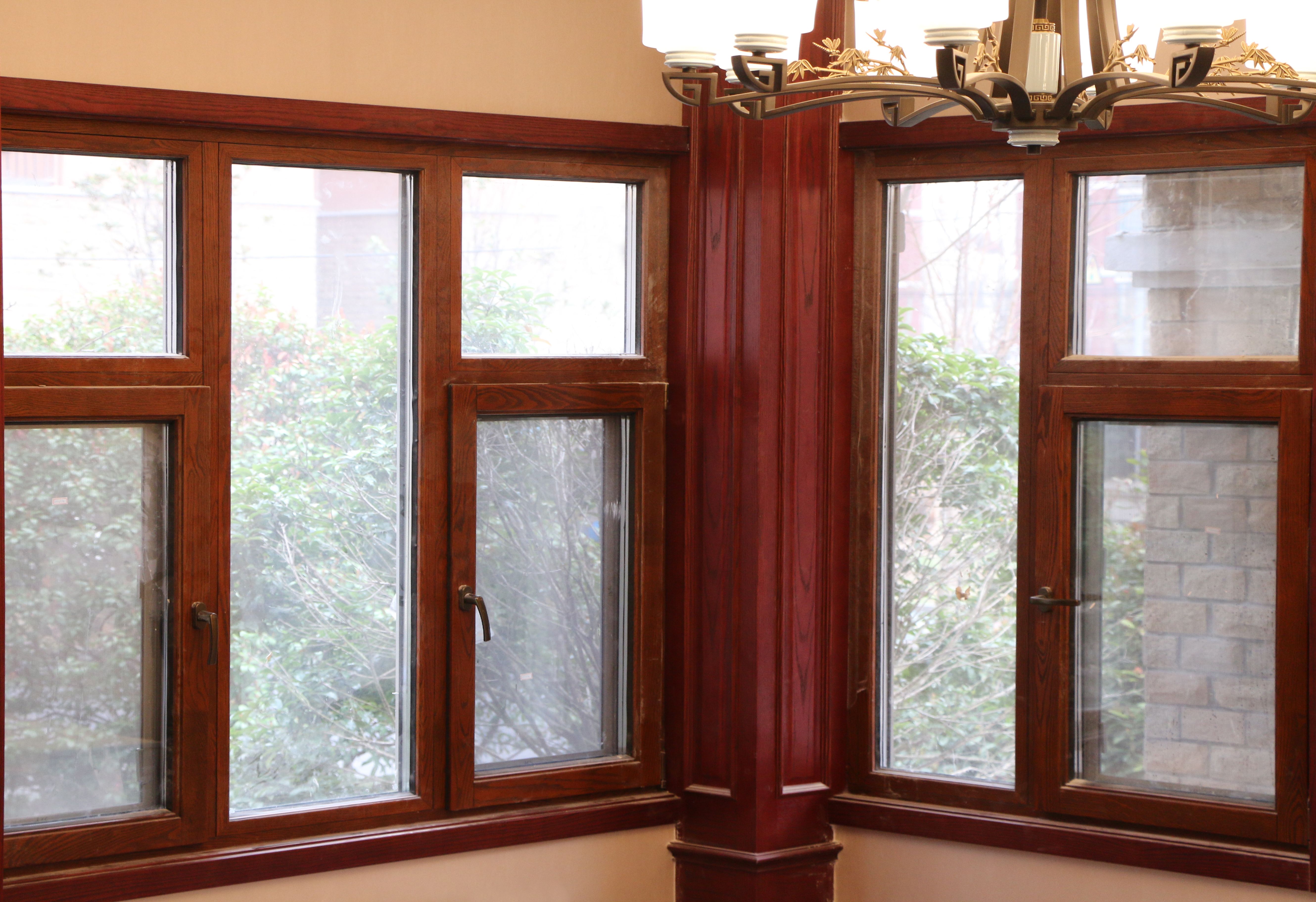 Aluminum-Clad Wood Window Feature