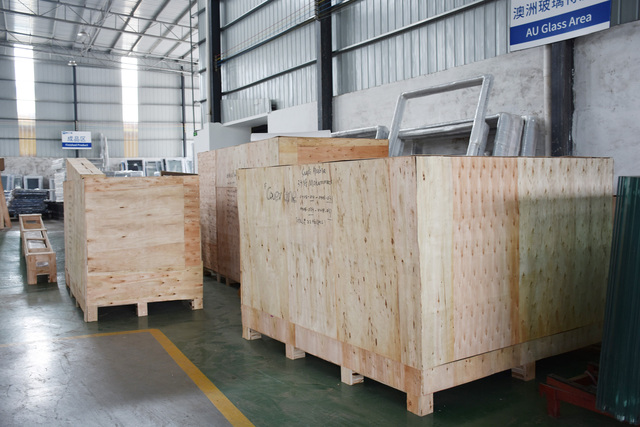 Wooden crate packing