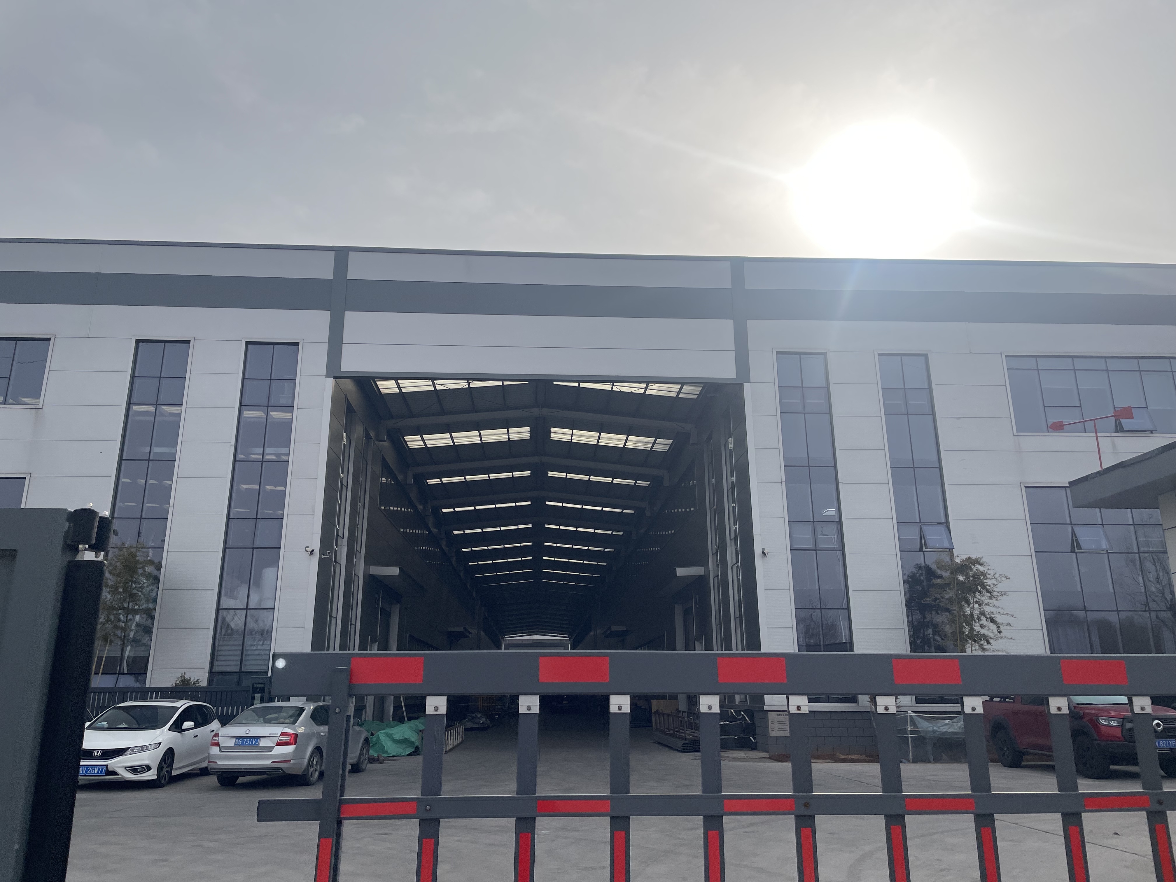 Folding Door Aluminum Alloy Frame Bi-fold Doors Custom Exterior Patio Sliding Glass Aluminum Folding Door