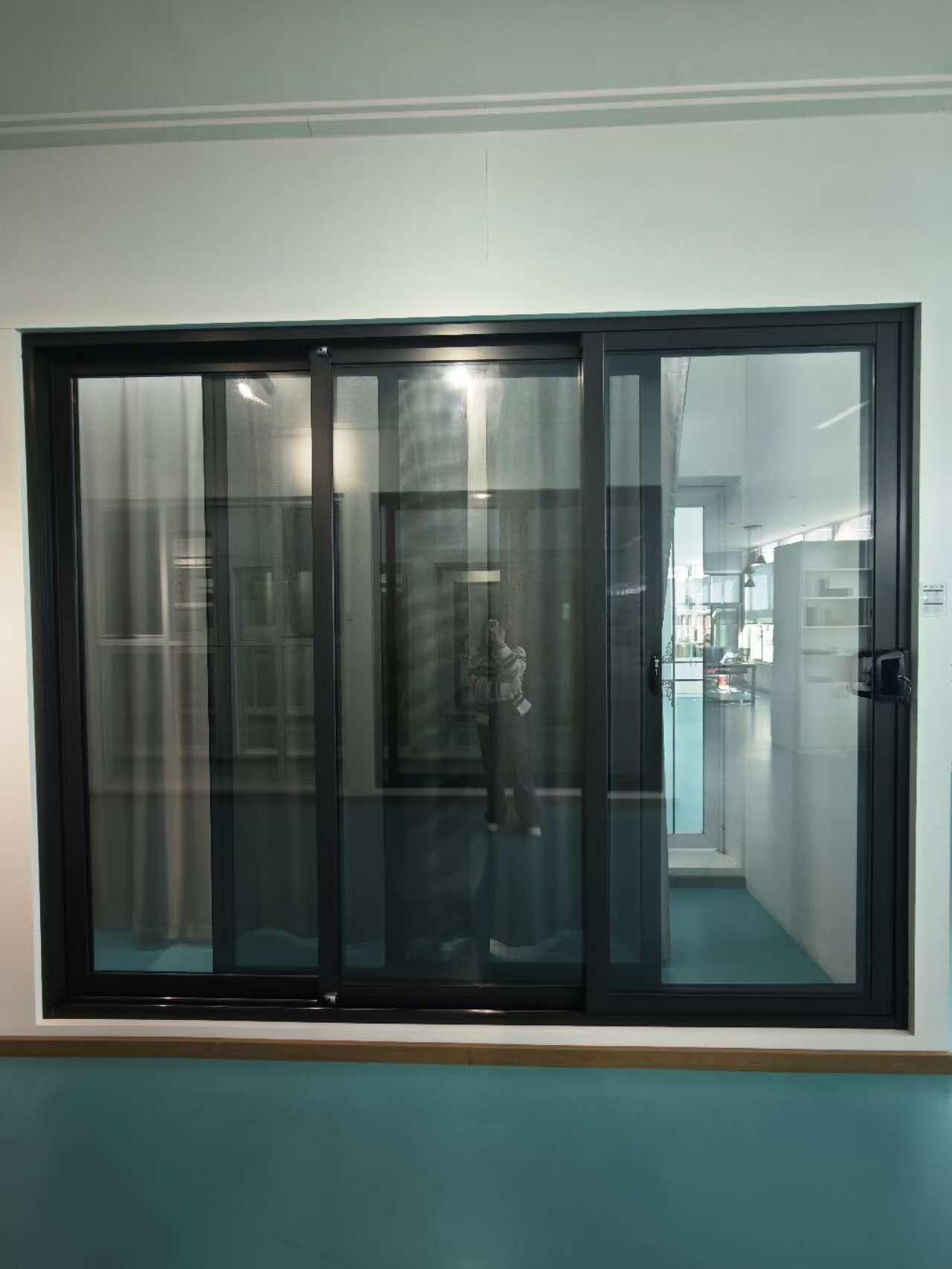 Newest Design Sliding Back Doors 5 Tracks Aluminium Sliding Door Double Tempered Glass Sliding Door Latest Main Gate Designs