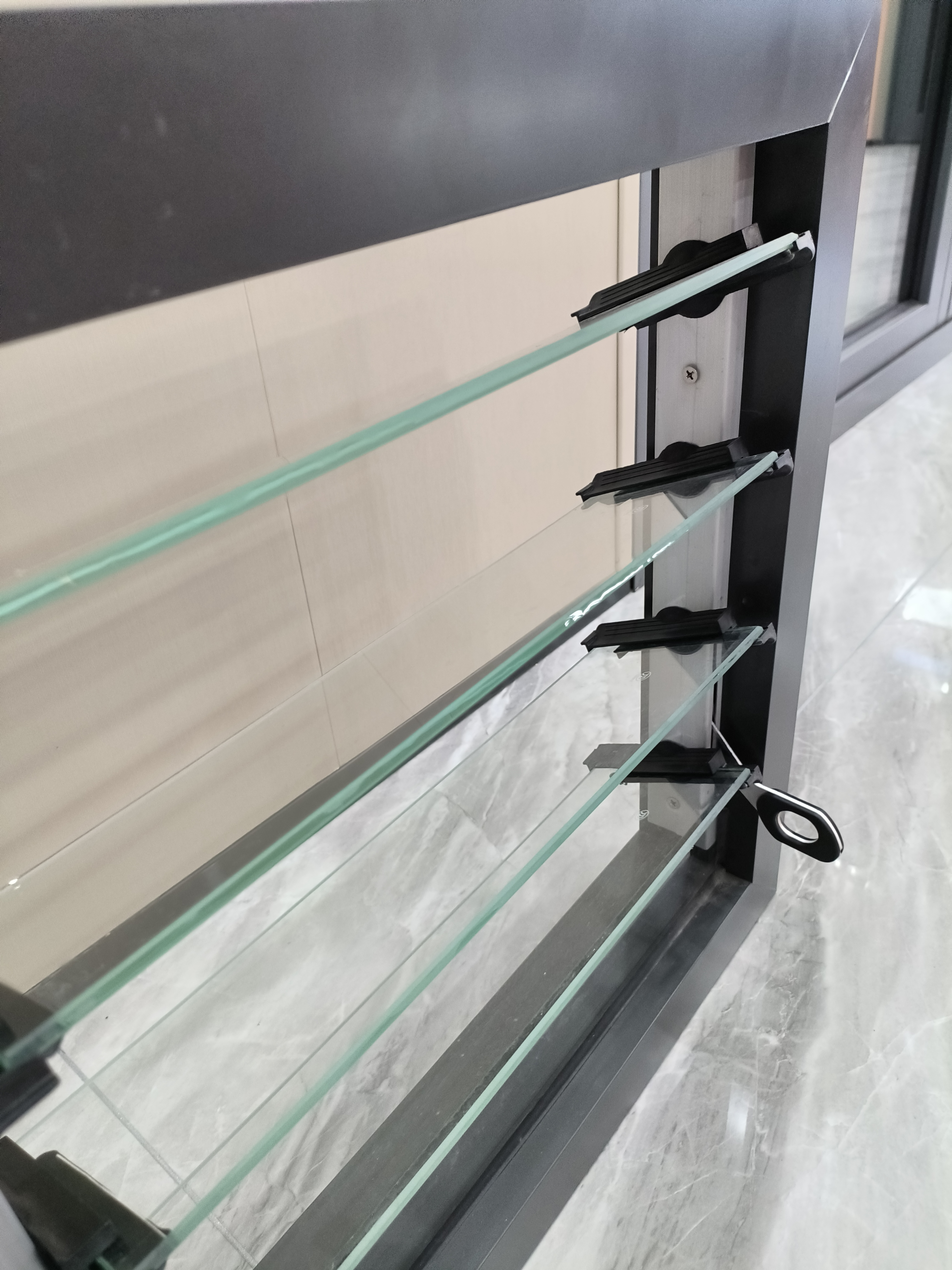 Jalousie Window Glass Louver windows With Mosquito Net Aluminum Shutters windows Manufacturers