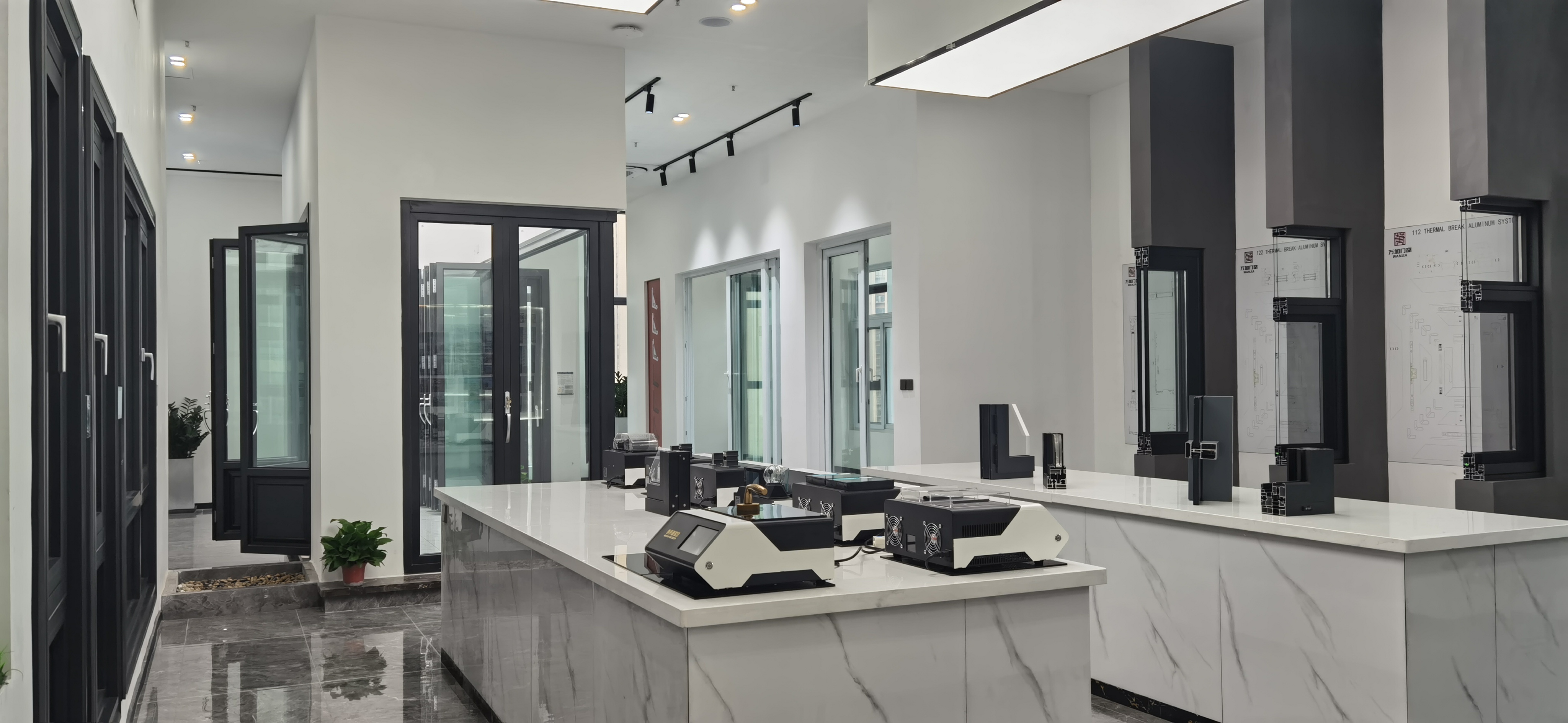Showroom Display 3