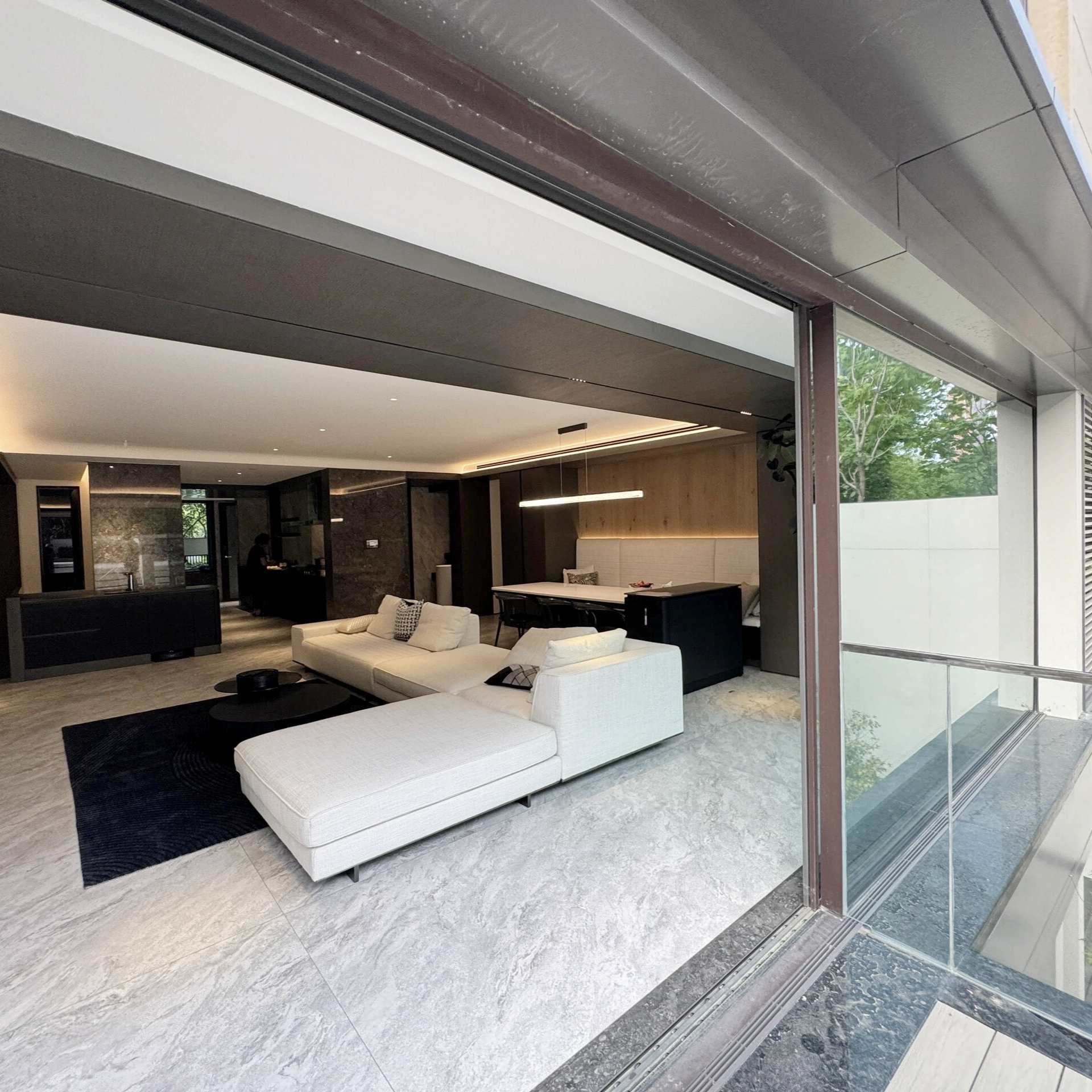 Waterproof Anti-Corrosion Aluminum Exterior Sliding Glass Door For Villa Courtyard Patio