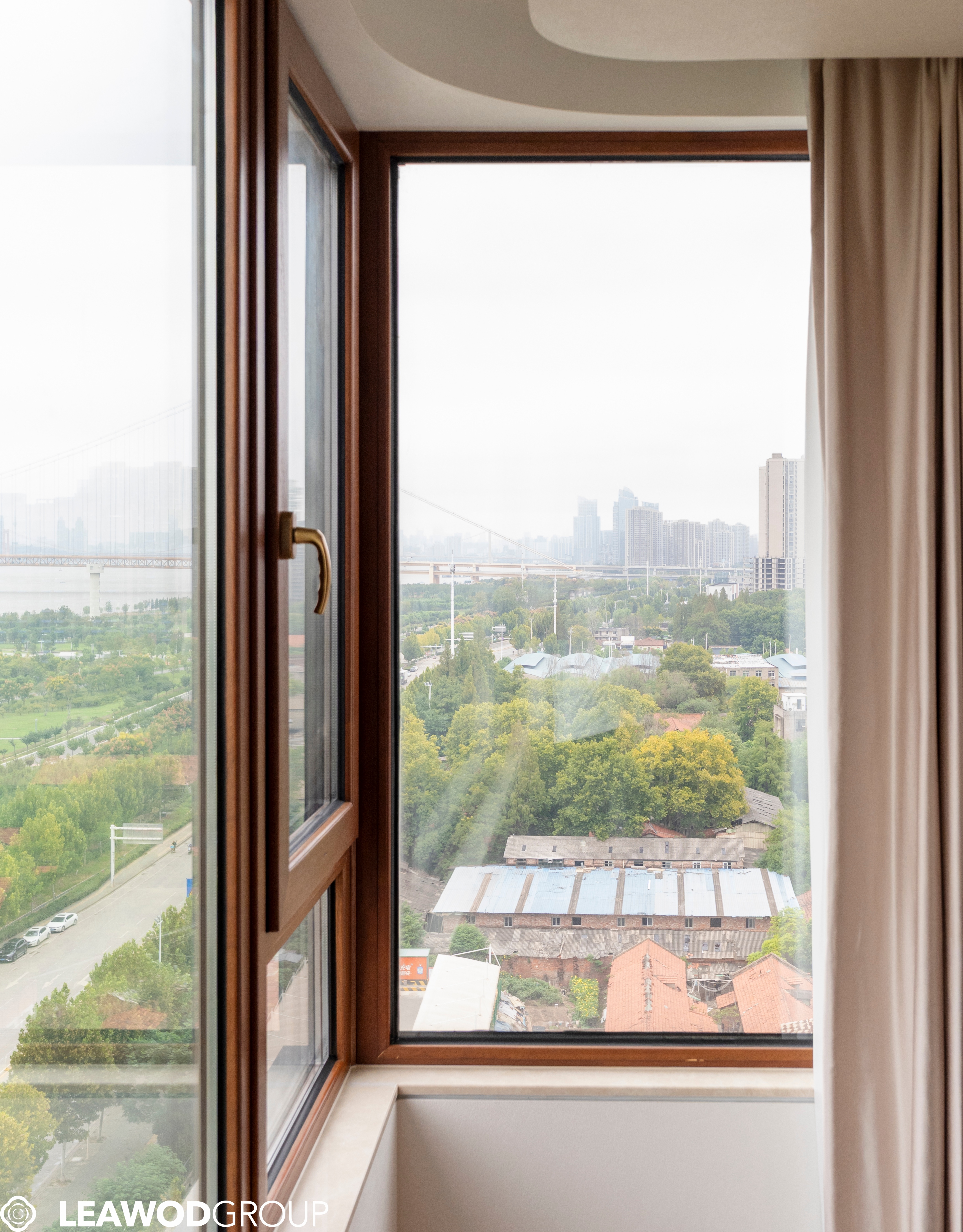 Custom Window Factory Inward Open Aluminum Alloy Clad Wood Double Glass Solid Wooden Swing Casement Windows with Screen