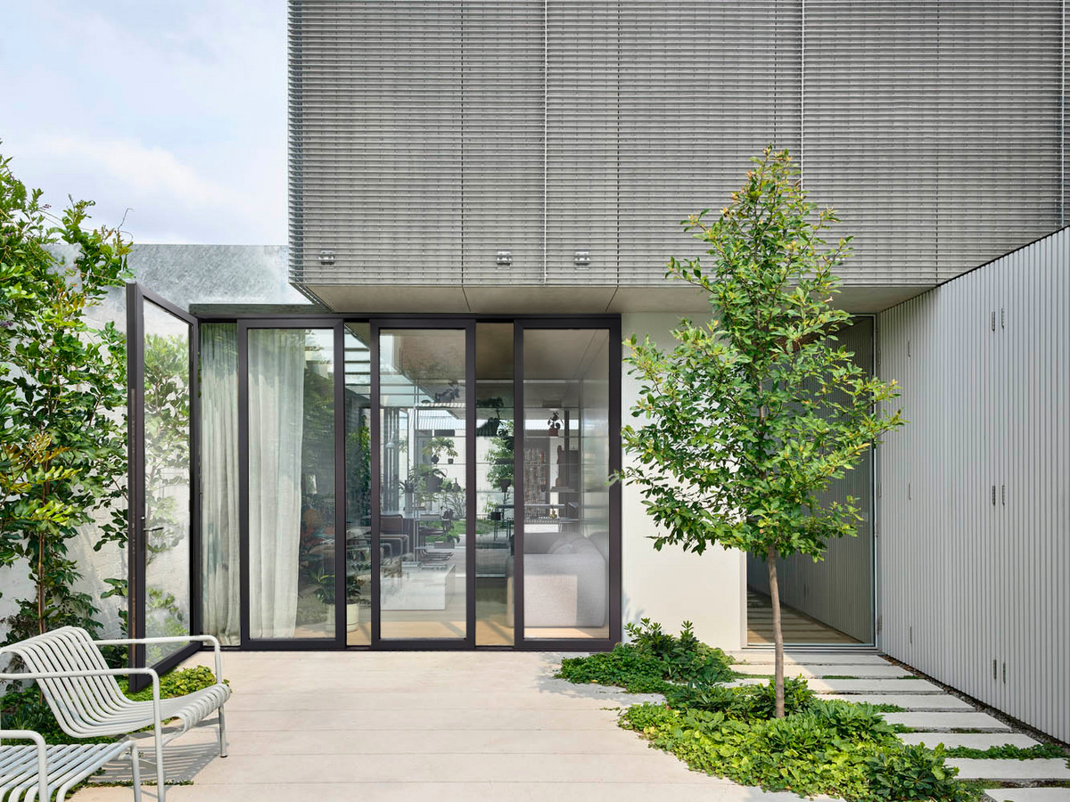 Factory Price Villa Aluminum Alloy Panoramic Foldable Door Double Tempered Glass Stainless Steel Flyscreen Modern Windproof