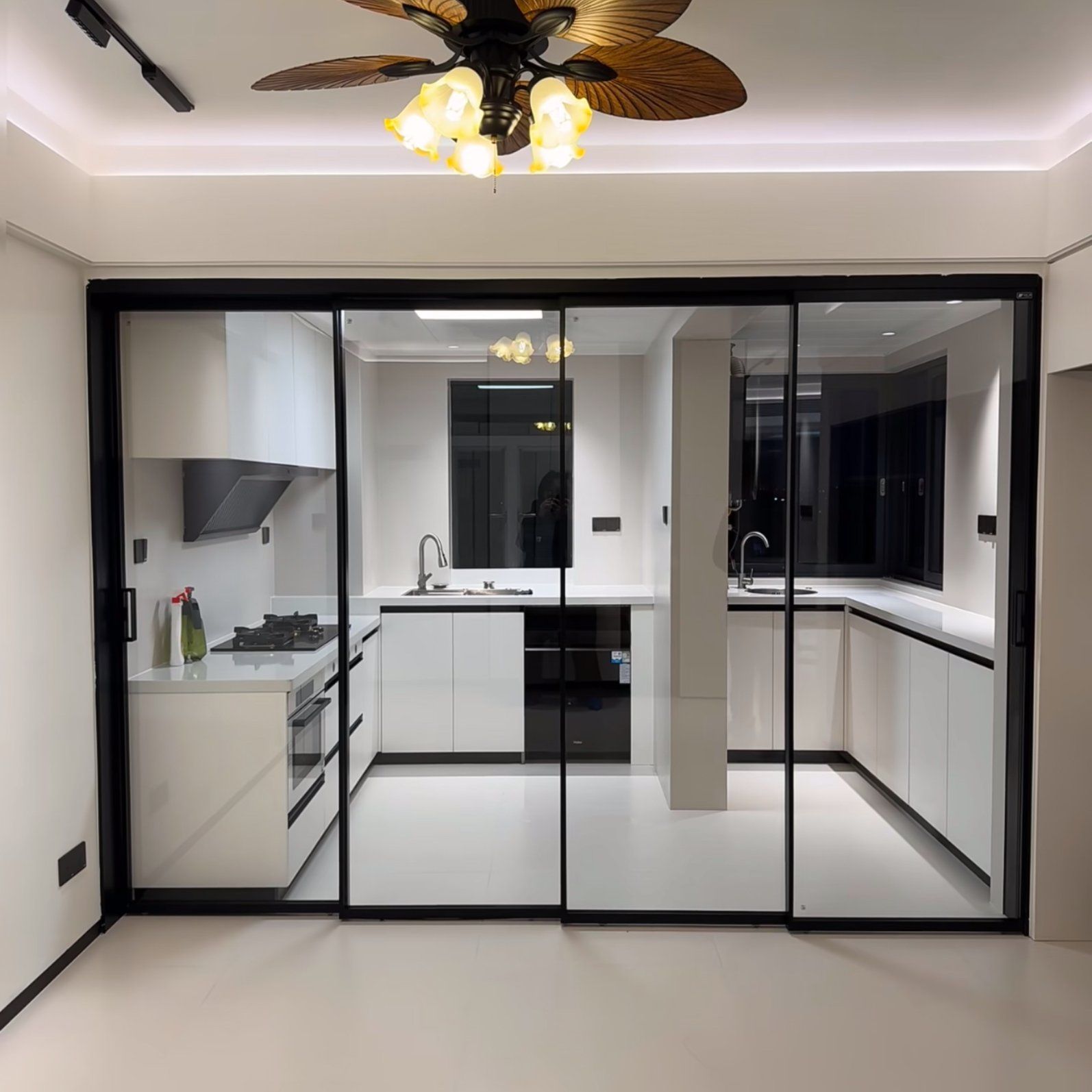 Aluminum Alloy Sliding Door with Glazing Tempered Glass for Kitchen Living Room Bedroom Bathroom Partition Use